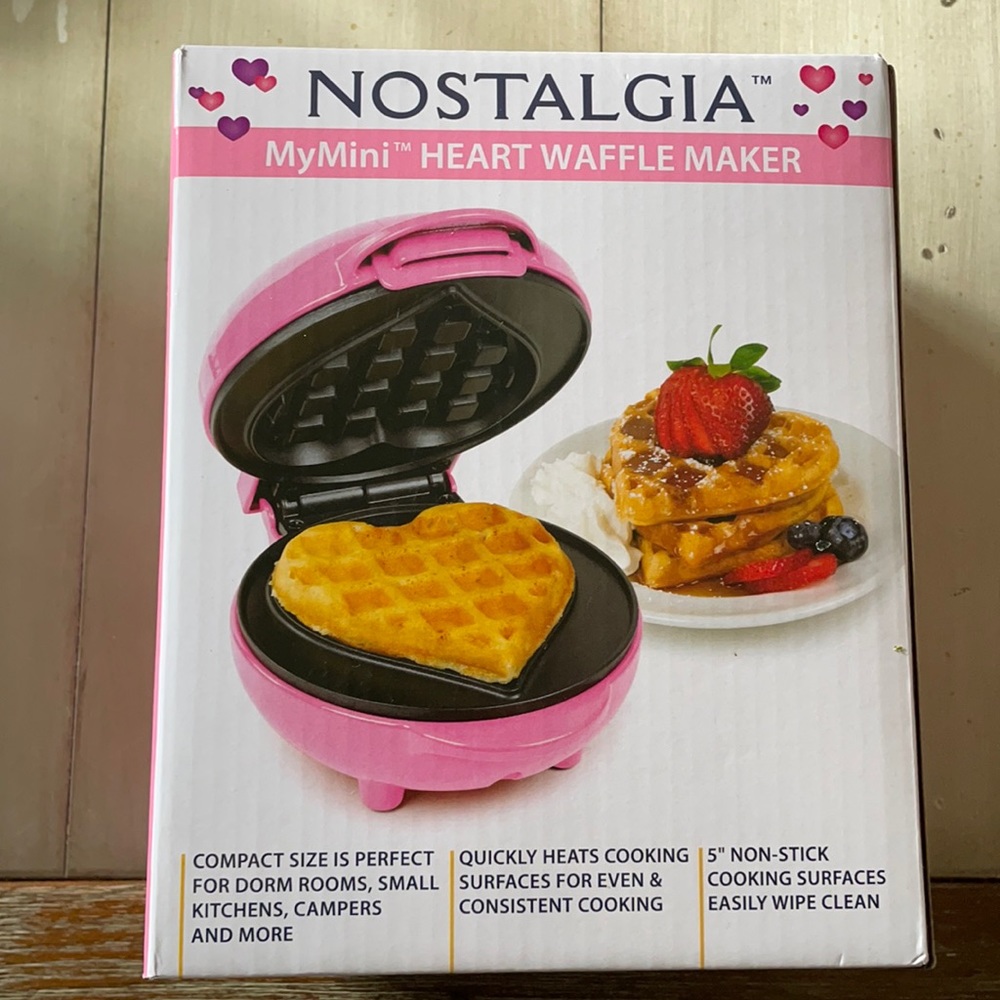 Mini heart waffle maker
